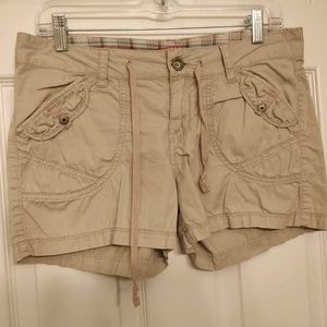 Kahki shorts